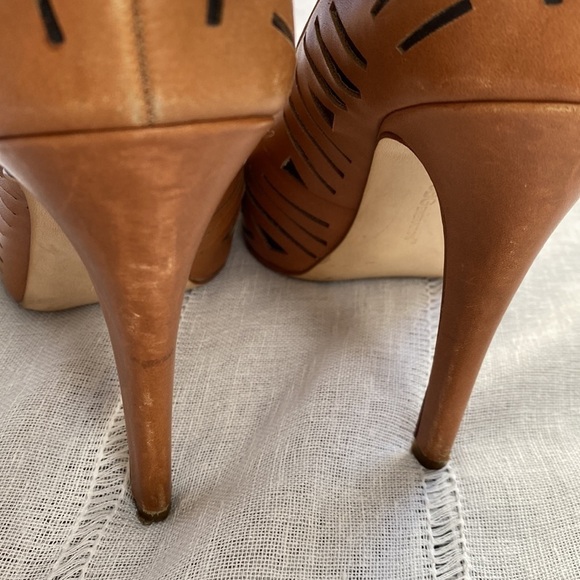BCBGeneration leather stilettos. - Picture 9 of 13